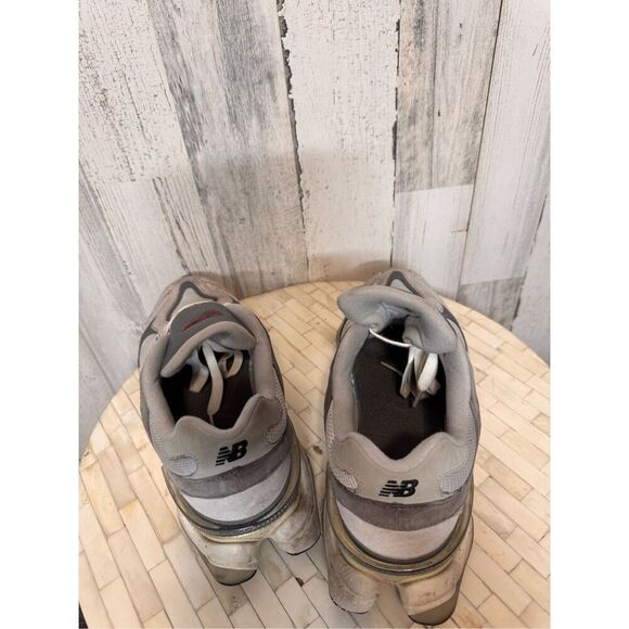 NEW BALANCE LOW TOP SNEAKERS GREY 9060 Gray Used size men’s 10.5 woman’s 12 - Picture 7 of 7